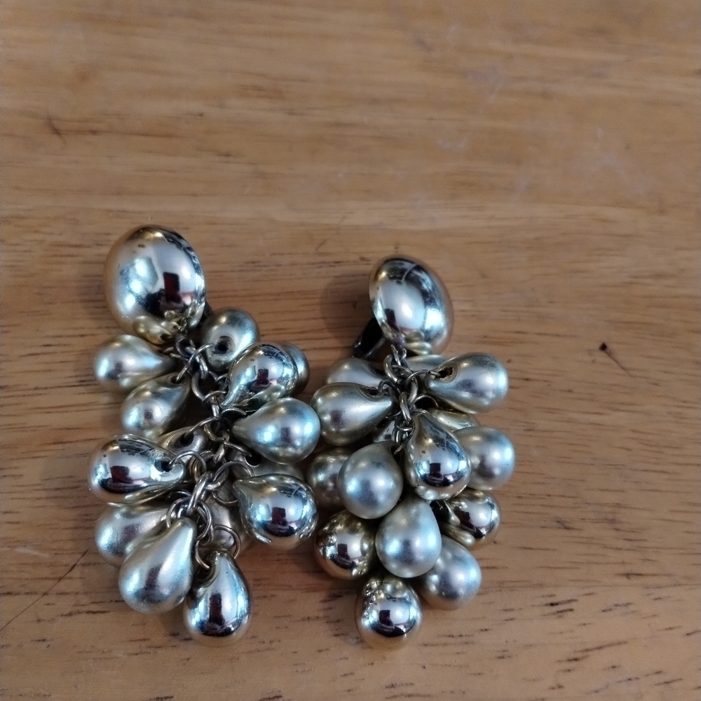 ESTATE Vintage Dangling women's clip on earrings